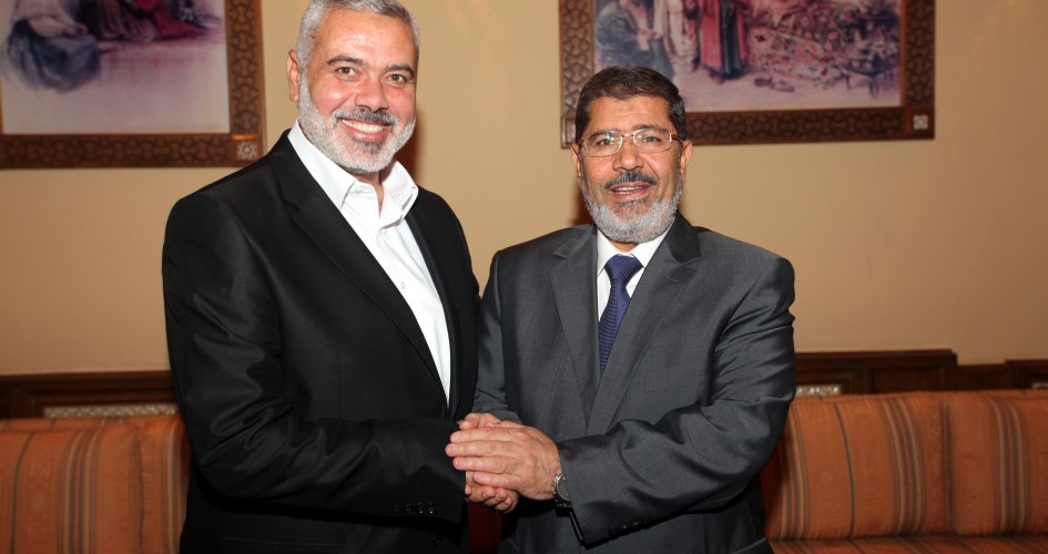 رئيس حماس إسماعيل هنية مع الرئيس المصري الراحل محمد مرسي