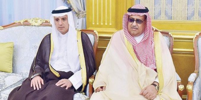 رئيس الاستخبارات السعودية خالد الحميدان ووزير الدولة للشؤون الخارجية عادل الجبير (يسار)