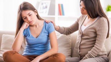 كيفية التعامل مع الفتاة المراهقة المزاجية