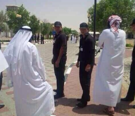 عاملون من الجنسية النيبالية يمنعون إماراتيين من زيارة ذويهم بسجن الرزين
