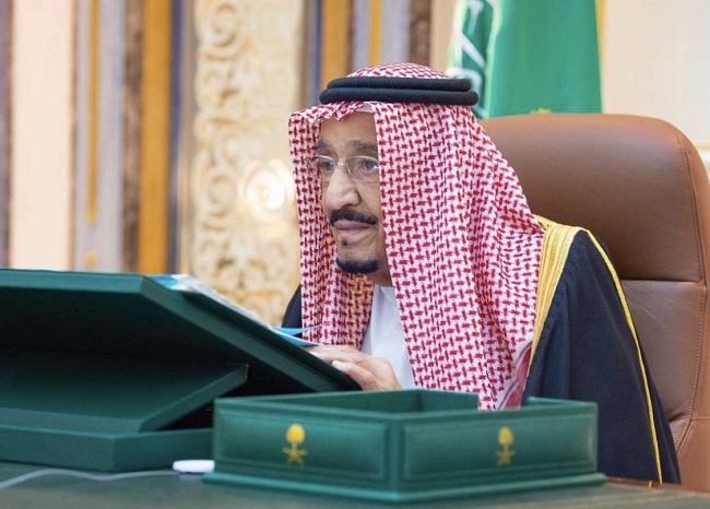 الملك سلمان يرأس جلسة وجلس الوزراء عبر تقنية الاتصال المرئي