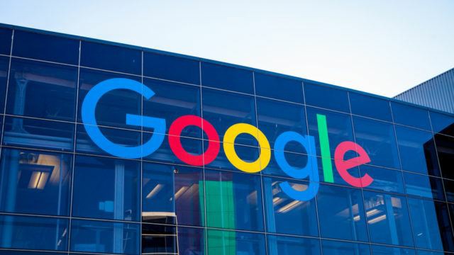 شركة Google تقرر تمديد العمل من المنزل