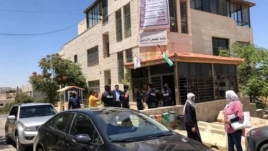مداهمة الأمن مقر نقابة المعلمين في الأردن