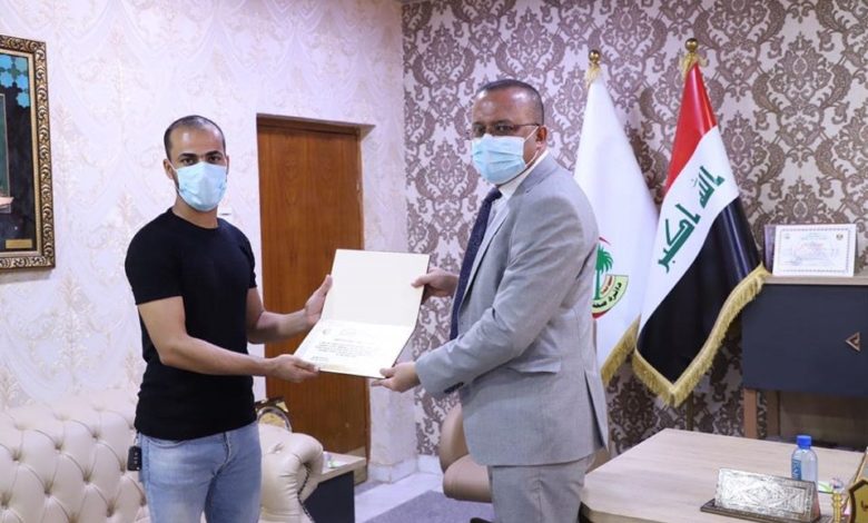 ممرض عراقي