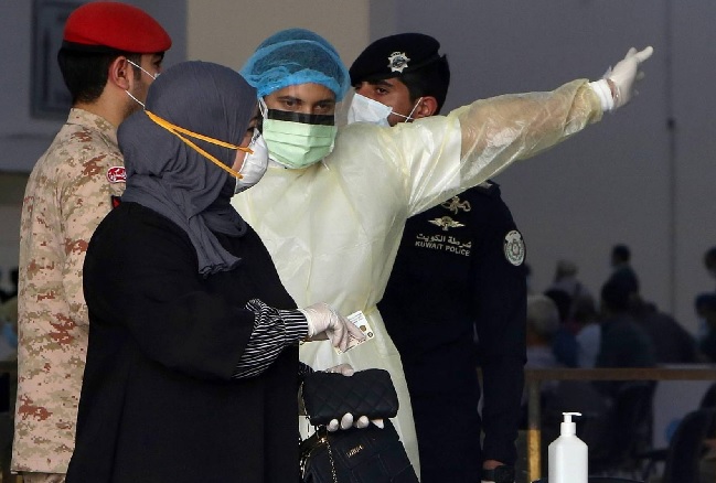 طالب 40% تقريبًا من عينة الدراسة بعدم تلقي المصابين المقيمين في الكويت العلاج في المشافي الحكومية