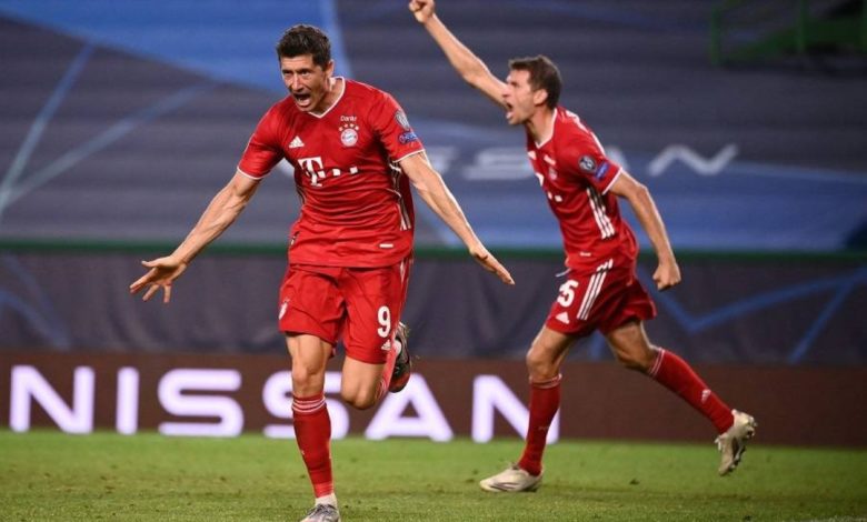 فرحة لاعبي بايرن ميونخ بعد تسجيل هدف في مرمى ليون للتأهل إلى نهائي دوري أبطال أوروبا
