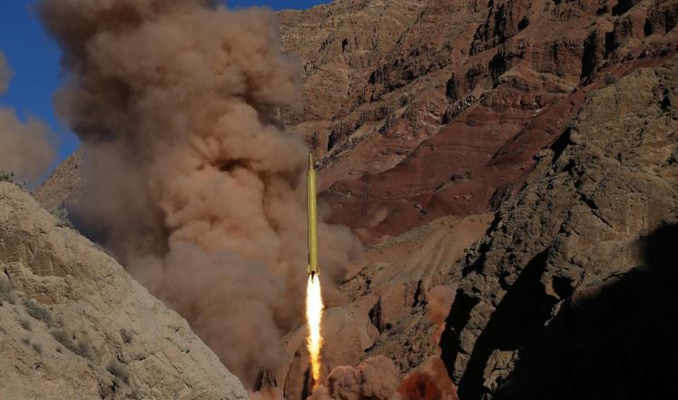 السعودية تسقط صاروخًا أطلقه الحوثيون باتجاه نجران