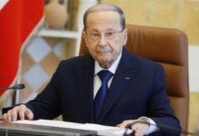 الرئيس اللبناني يبرّئ حزب الله من انفجار مرفأ بيروت