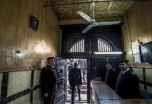 مقتل 3 رجال أمن و4 معتقلين بمحاولة هروب من سجن بمصر