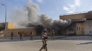 السفارة الأمريكية في بغداد تبحث إغلاق أبوابها