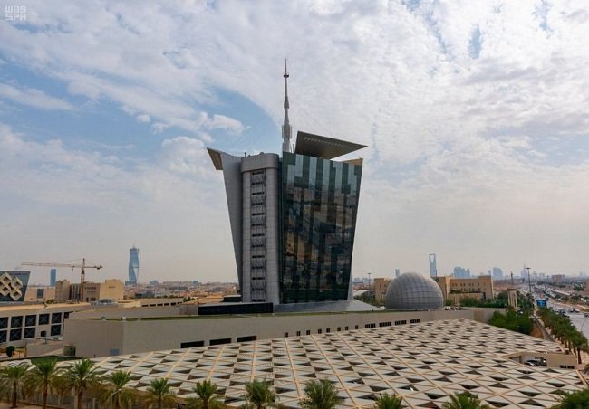 الاستثمارات في قطاع الاتصالات واكبها ارتفاع في الطلب على خدمات الانترنت والهواتف المتنقلة