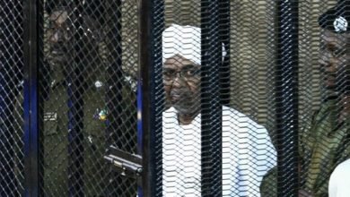 جلسة محاكمة جديدة للرئيس المعزول بتهمة الانقلاب في السودان عام 1989