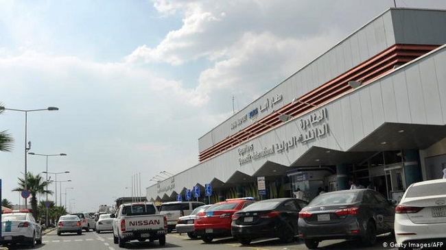 التحالف يدمر طائرة حوثية مسيرة والحوثيين يزعمون استهداف مطار أبها