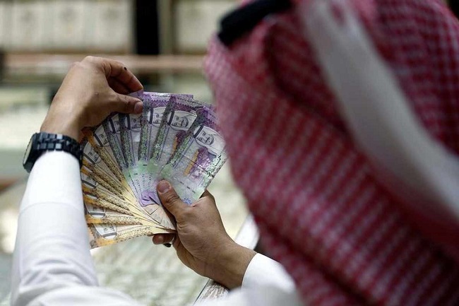 السعودية أمام إجراءات مؤلمة في مواجهة انكماش وتحديات النفط وفيروس كورونا