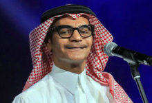 رابح صقر يحدث الجمهور عن الصقر الذي ربحه