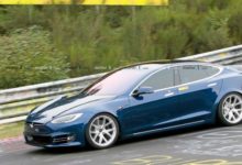سيارة تيسلا من طراز Model S Plaid