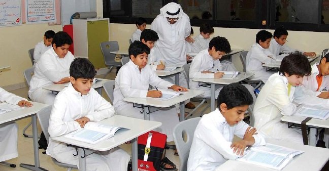 الكويت: لا رواتب للمعلمين العالقين خارج البلاد