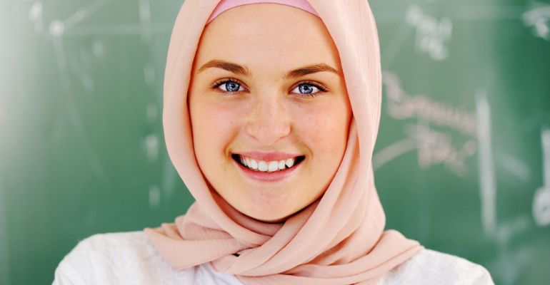 كيف تصبحين جميلة بدون مكياج ...!