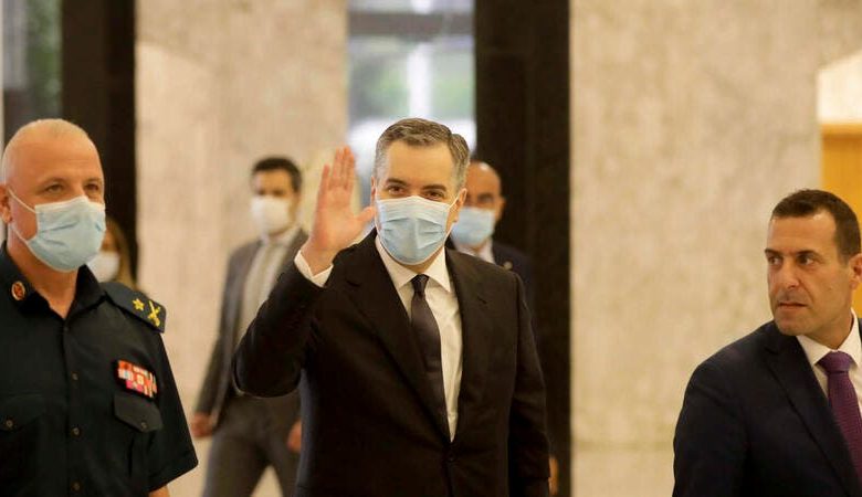 مصطفى أديب يعتذر عن تشكيل الحكومة اللبنانية