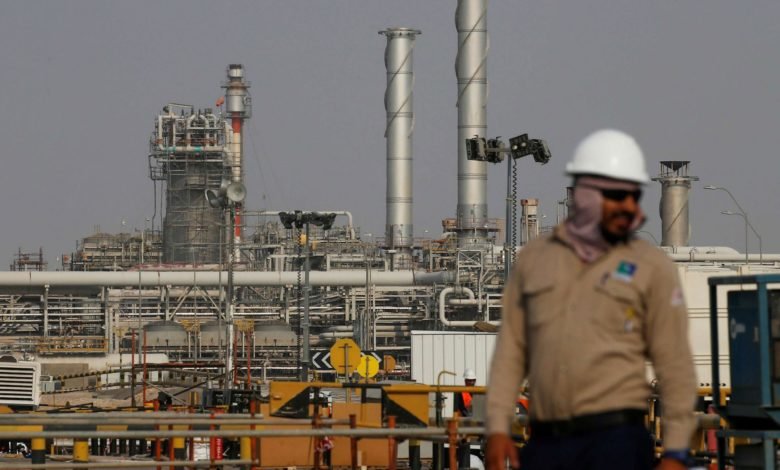 انخفاض صادرات النفط السعودية 62٪