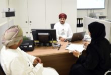 بحث إحلال العمانيين بدل الأجانب بالمؤسسات الحكومية‎