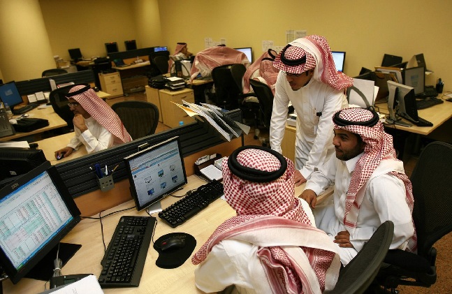 السعودية تعتلي الدول المتضررة من انخفاض أسعار النفط