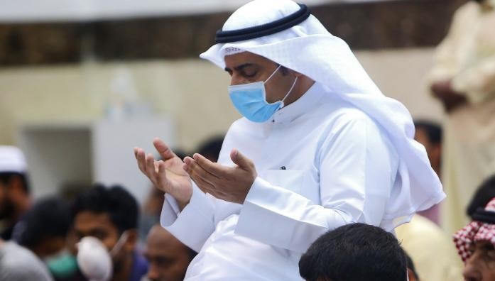 نزع الكمامات قد يقتل نصف مليون شخص بالجائحة