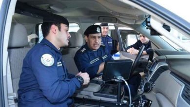 أمن الدولة في الكويت يسلم 3 مصريين إلى الأمن في مصر لاتهامهم بالتظاهر ضد النظام