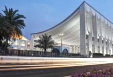 أمير الكويت يصدر مرسوماً بفض مجلس الأمة إيذاناً بالتحضير لجولة من الانتخابات النيابية الجديدة