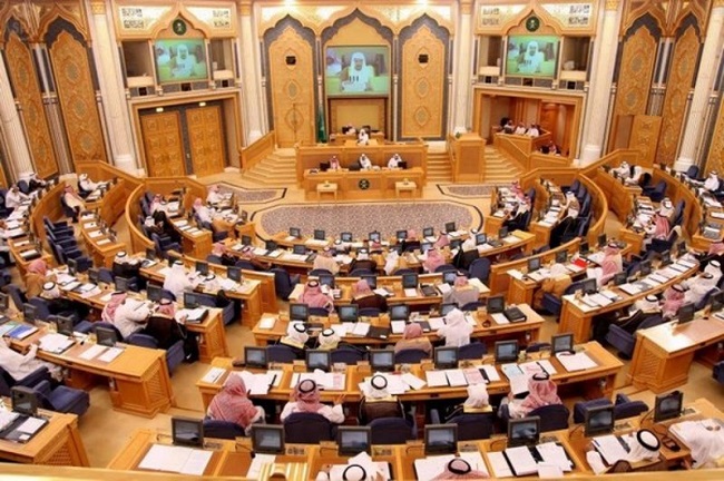 الملك سلمان يعيد تشكيل مجلس الشورى وهيئة كبار العلماء في السعودية