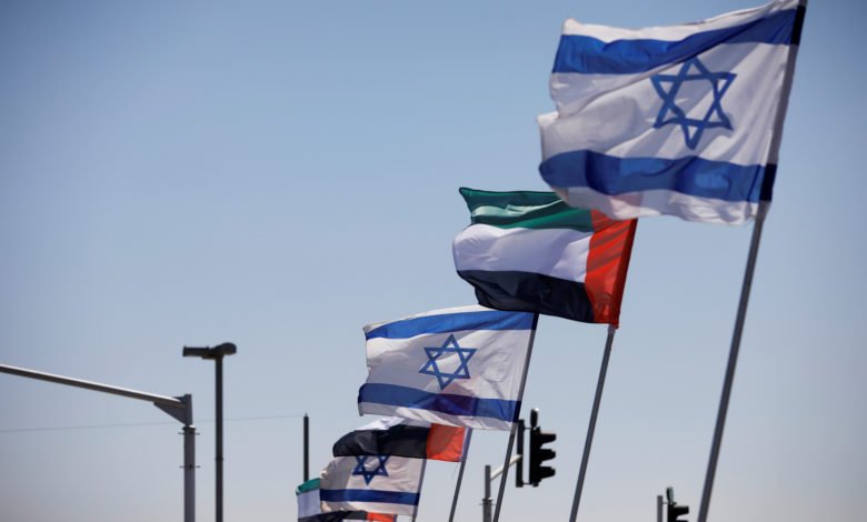كان يخطط لزيارة واسعة.. وزير إسرائيلي: وفد الإمارات إلى إسرائيل قد لا يغادر المطار