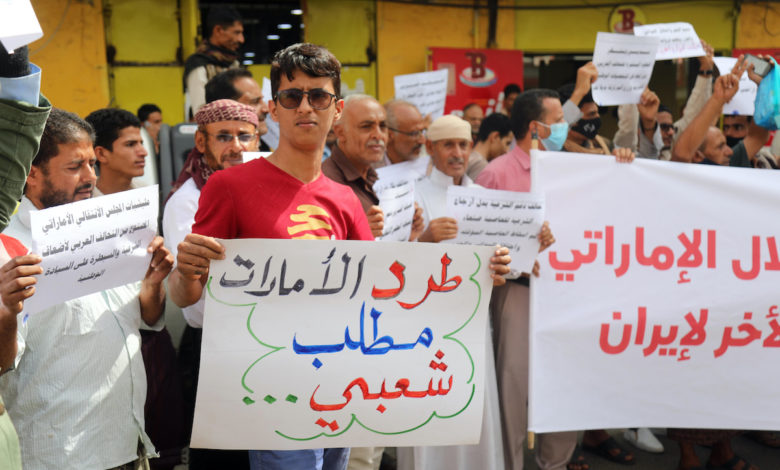 القبائل اليمنية تطالب بطرد المسلحين الموالين للإمارات من سقطرى