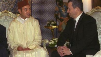 العاهل المغربي محمد السادس مع ايهود باراك