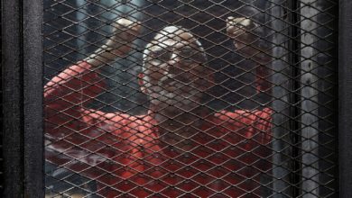 محكمة في مصر تصادر أموال 89 من قيادات الإخوان المسلمين