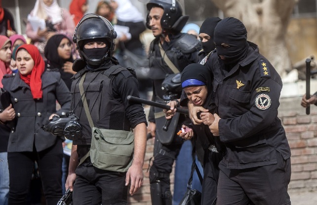 10 سنوات مرت على ثورة يناير
