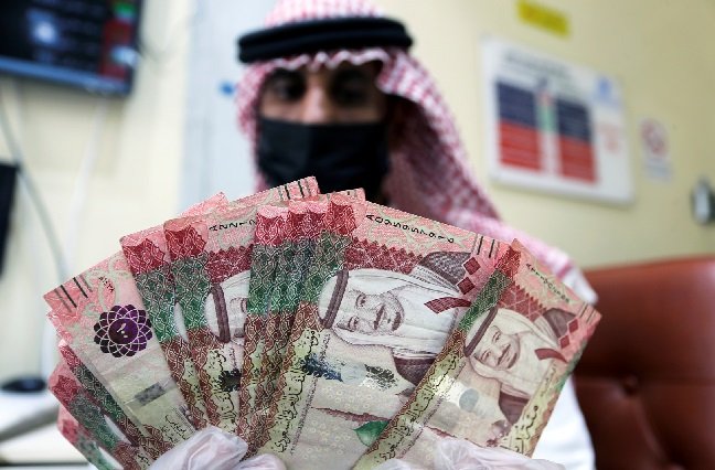 السعودية: الكشف عن شبكات فساد ورشاوي بالمليارات