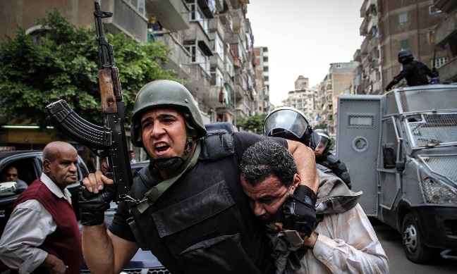ملاحقة معارضين مصريين بالخارج يوتر العلاقة بين واشنطن والقاهرة