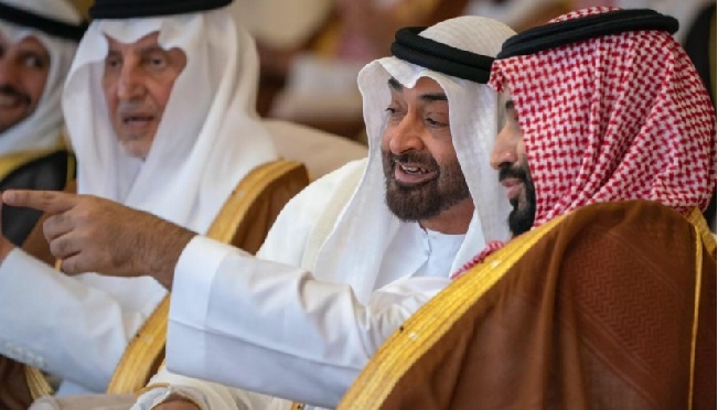 تقرير يتوقع تصادم اقتصادي بين الإمارات والسعودية