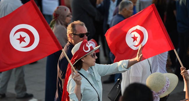 صندوق النقد يطالب تونس بخفض رواتب الموظفين