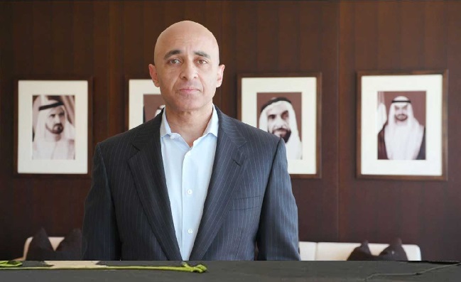 السفير الإماراتي يوسف العتيبة