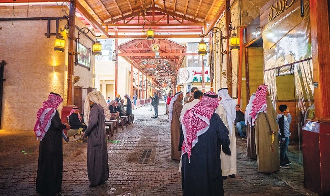 الكويت تدرس الاقتراض لتجاوز الأزمة المالية الخانقة