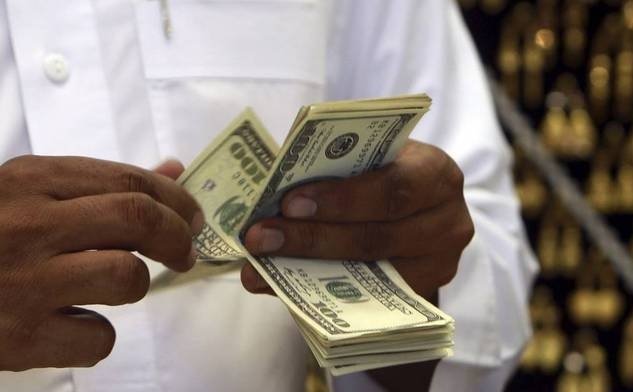 الكويت تدرس اقتطاع نسبة على تحويلات المقيمين