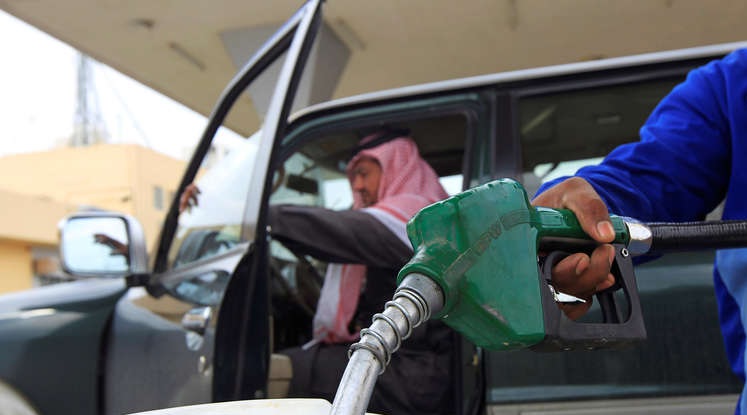 السعودية مستعدة لتمديد تخفيض إنتاج النفط