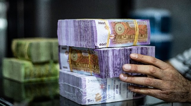 دول عربية تخلصت من تعويم العملة