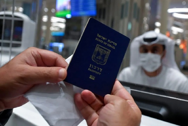 إسرائيل تطالب أفرادها بتجنب السفر إلى الإمارات والبحرين