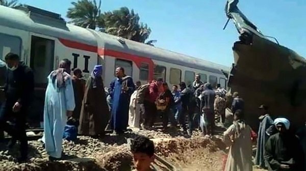 نجوم الفن في مصر والعالم العربي