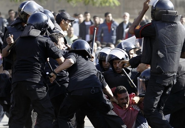 جماعات حقوقية تدعو واشنطن لربط المساعدات بملف حقوق الإنسان بمصر