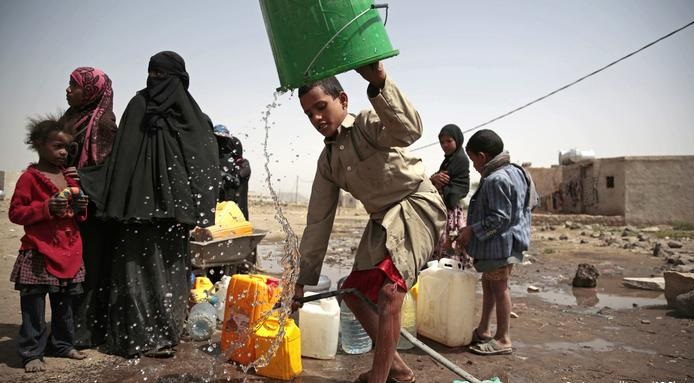 70 نائبًا بالكونغرس يطالبون بايدن بإنهاء حصار اليمن