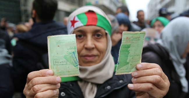 إلغاء قانون تجريد المعارضين من الجنسية الجزائرية