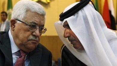 حمد بن جاسم يدعو الرئيس الفلسطيني لتسليم السلطة سلميًا